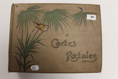 une boîte sur laquelle est représenté un oiseau