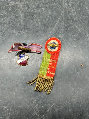 Insignes de boutonnière d'une société de vétérans et société…