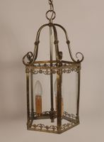 Lanterne en verre et laiton, à décor de frises de volutes et… (photo 3)