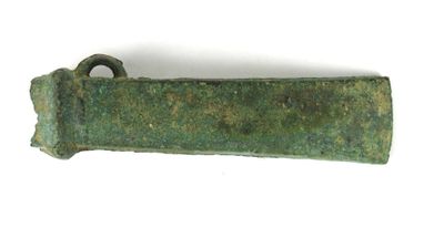 ARCHÉOLOGIE. Hache à douille. France, Age du Bronze final (v…