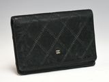 chanel black quilted leather wallet with gold hardware