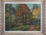 une peinture à l'huile représentant un arbre dans un champ avec une maison à l'arrière-plan