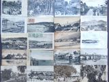 beaucoup de vieilles photos accrochées au mur