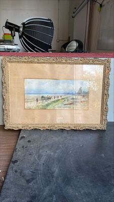 une image d'un tableau sur une table dans une pièce
