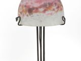une image représentant une lampe posée sur un pied