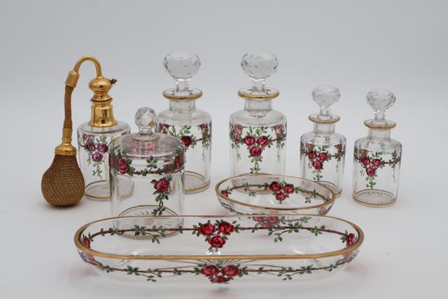 Baccarat - Service de toilette en cristal décor de roses comprena...