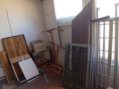 a picture of a room with a lot of stuff in it