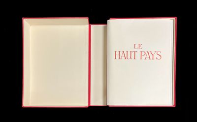 un livre ouvert sur lequel sont inscrits les mots « le haut days »