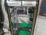 a machine that is sitting on the floor in a room