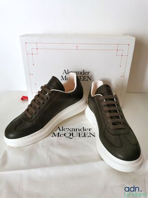 alexander alexander mcqueen sneakers in black leather with white soles