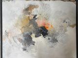 peinture abstraite représentant un homme faisant du skateboard sur une surface blanche