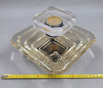 13 / P1 / Trésor de Lancôme Paris, flacon de parfum fa…