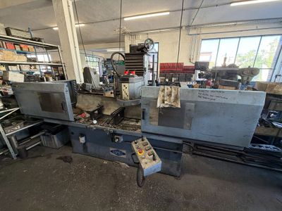 a machine that is sitting in the middle of a room