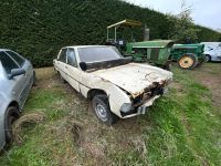 8 voitures épaves : PEUGEOT 604 V6, 1 CITROEN XSARA 1,4L, 1 … (photo 4)