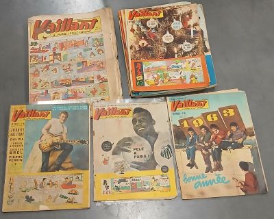 six magazines vintage pour enfants provenant de différents pays, avec notamment les Beatles, les Rolling Stones et les Rolling Stones