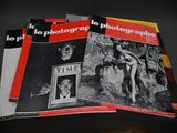 trois magazines sur lesquels figure la photo d'une femme