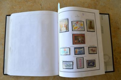 Un album de timbres de France, neufs 1er choix, valeur facia…