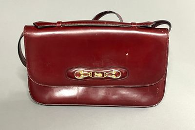 CELINE Vintage Petit sac à trois soufflets en cuir bordeaux,… - Photo 1
