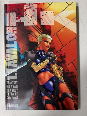 la couverture d'une bande dessinée représentant une femme en bikini