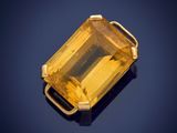 un pendentif en citrine et diamants, signé Van Cleef