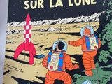 french children ' s book on a marche sur la lune, with illustrations of astronauts on the moon