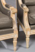 Paire de bergères en bois naturel de style Louis XVI (photo 3)