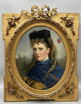 portrait d'une jeune fille vêtue d'un manteau bleu et d'un chapeau noir