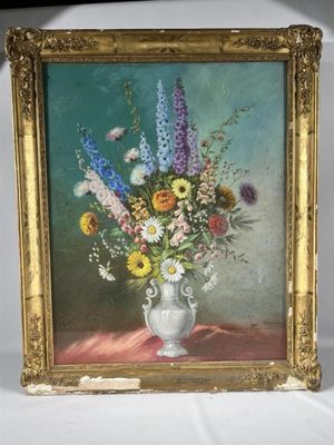 une peinture de fleurs dans un vase sur une table