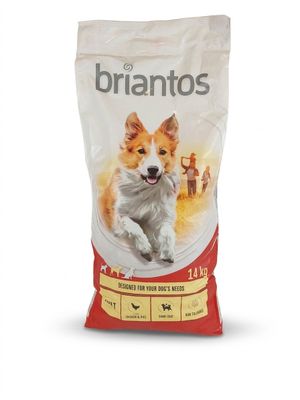 un gros plan d'un sac de croquettes pour chien sur fond blanc