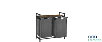 Les deux poubelles sont côte à côte sur l'étagère.