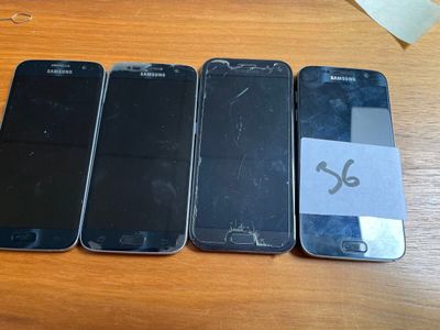 4 téléphones SAMSUNG Galaxy S7 (en l'état)