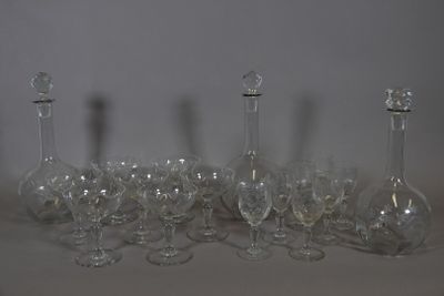 PORTIEUX PARTIE DE SERVICE en cristal.