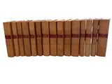 une pile de six livres empilés les uns sur les autres