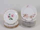 a lot of plates that are stacked on top of each other