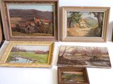 quatre tableaux posés sur une table, avec une photo d'une ferme