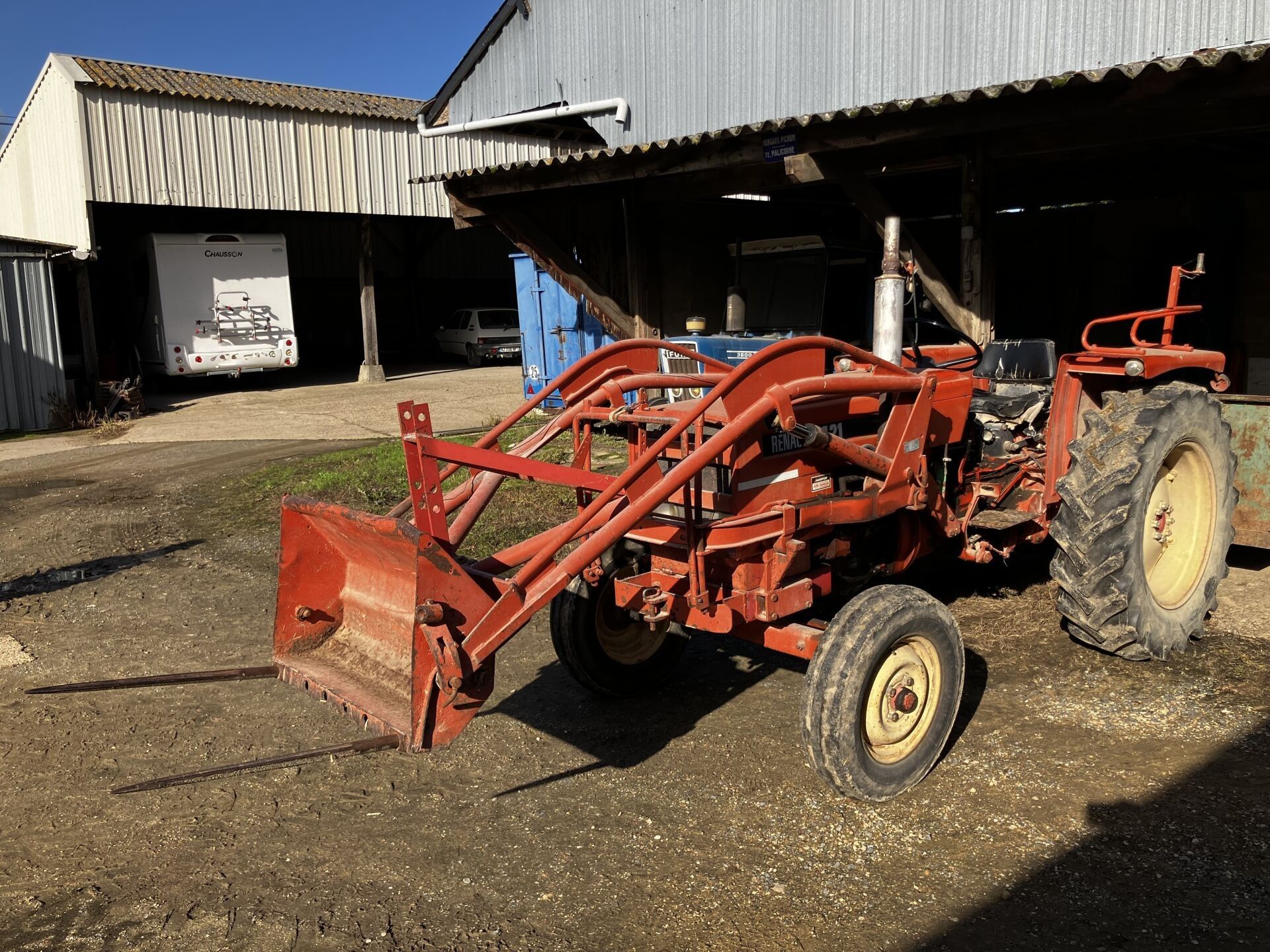 RENAULT R7431 Tracteur agricole type 421 R7431