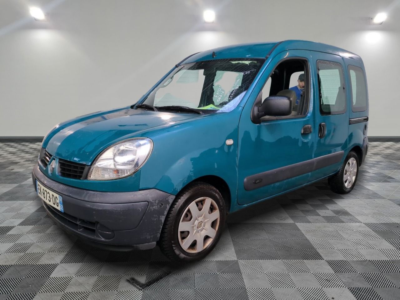 RENAULT - KANGOO 1.5 DCI 70 WALLACE ET GROMIT - GO - Mise en service: 24/02/2006 - Embrayage à remplacer Ouverture du...