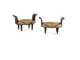 paire de bancs anciens rembourrés, avec assises rembourrées