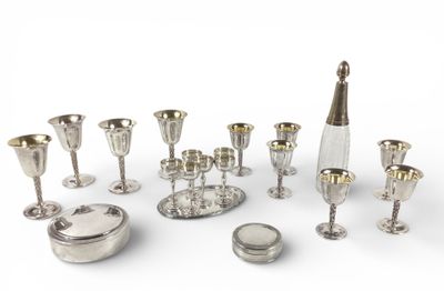 ART DE LA TABLE Lot en métal argenté comprenant : - Photo 1