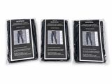 Trois paires de pantalons pour homme sont emballées dans des sacs en plastique.