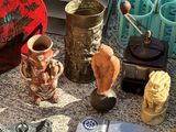 tout un tas d'objets divers qui traînent par terre