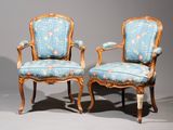 paire de chaises en bois sculpté avec assise rembourrée bleue, rembourrée, rembourrée, rembourrée, rembourrée, rembourrée, rembourrée