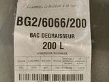 a label on the back of a car that says bg2 / 666 / 20