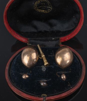 Paire de boutons de manchettes et ensemble de boutons de col…