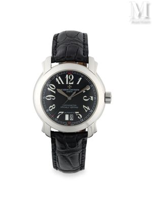 une photo d'une montre-bracelet avec un cadran noir et un bracelet en cuir noir