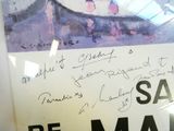 une photo d'un panneau sur lequel figure l'image d'un homme