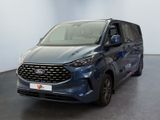 La nouvelle Toyota Sienna 2020 est garée dans un showroom.