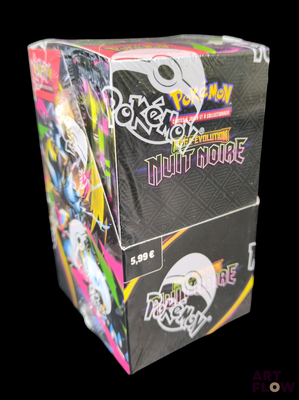 une boîte de cartes à collectionner Pokémon sur laquelle figure un crâne
