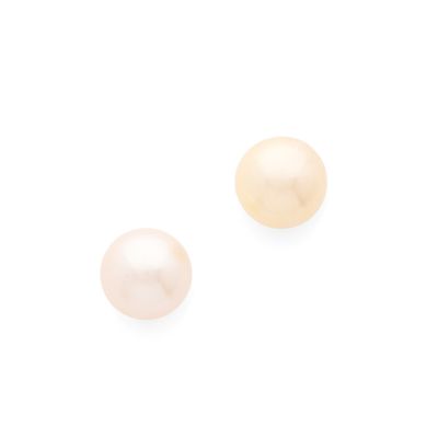 une paire de boucles d'oreilles en perles sur fond blanc