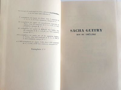 un livre ouvert sur lequel figure l'image d'un chat